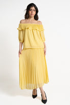 ميكا بلوزة سادة أوف شولدر مكشكشة 3/4 كم نسائي