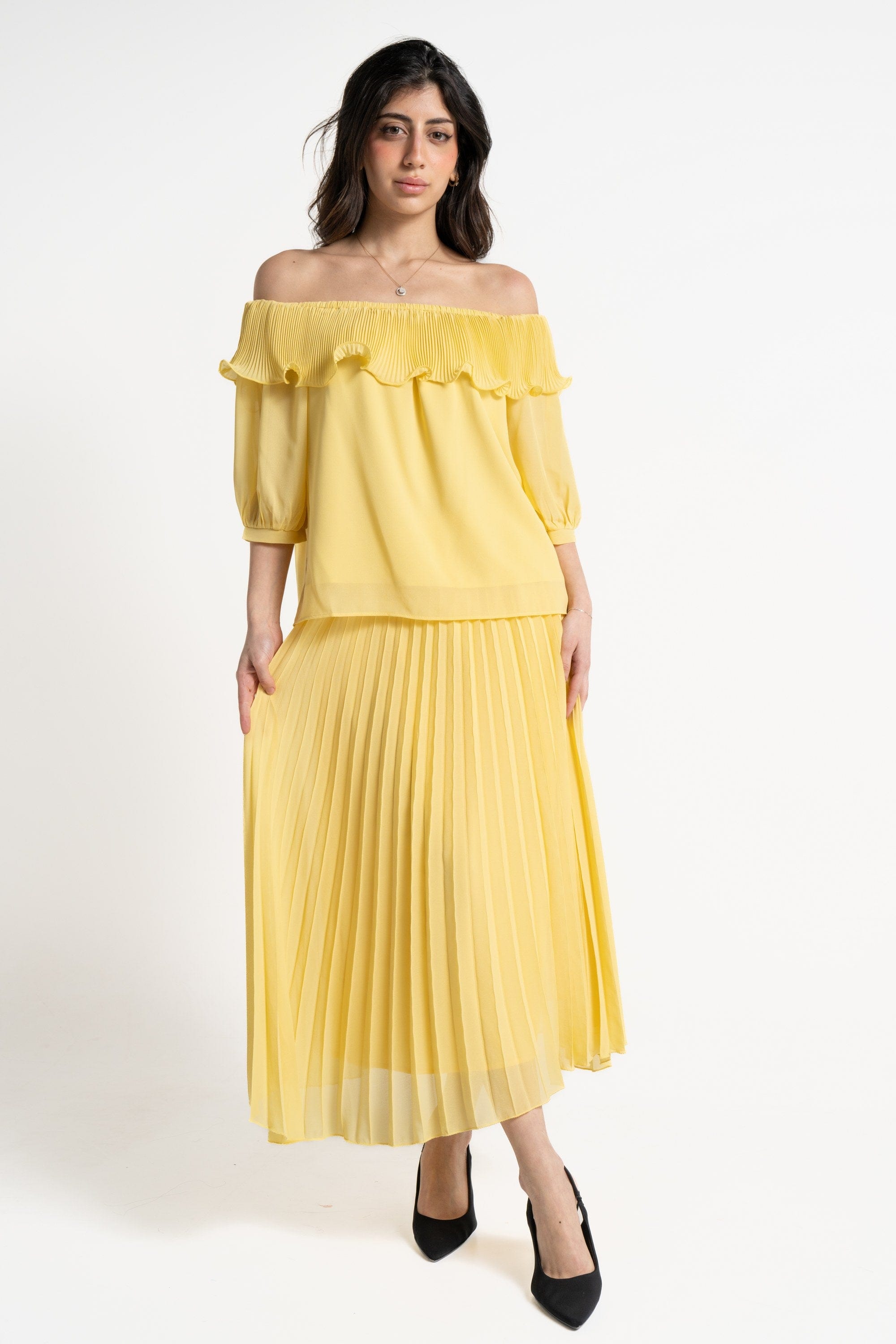 ميكا بلوزة سادة أوف شولدر مكشكشة 3/4 كم نسائي