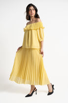 ميكا بلوزة سادة أوف شولدر مكشكشة 3/4 كم نسائي