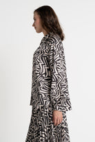 ميكا قميص بأكمام طويلة منقوش بأزرار أمامية