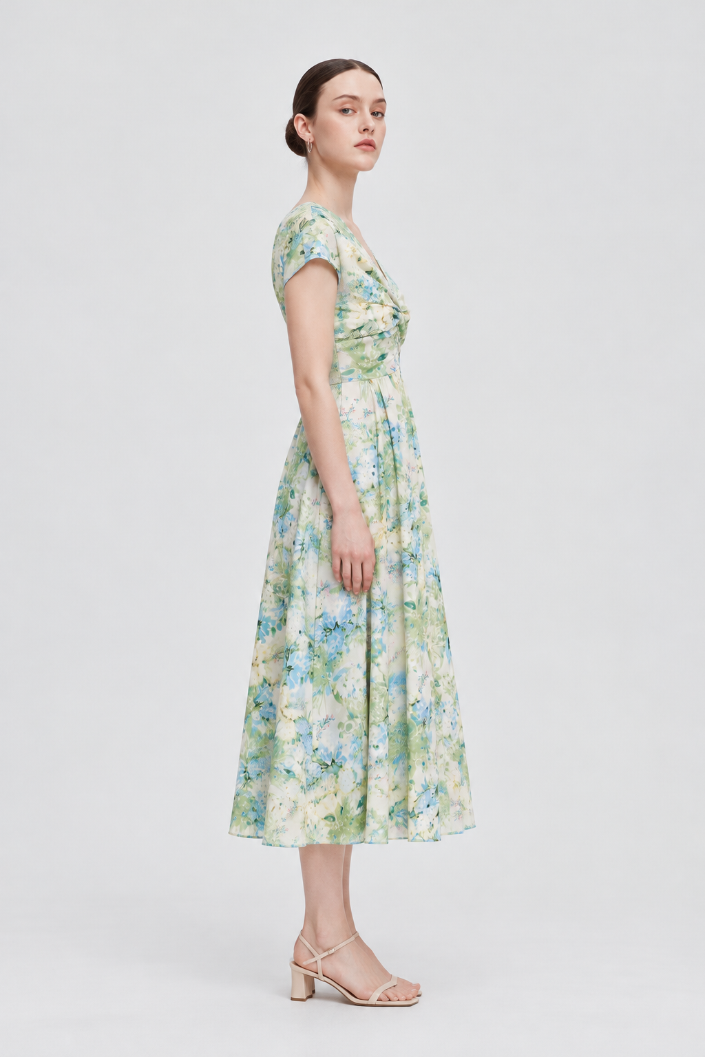 ML0521-25Q105 green side - model alice