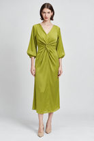 ML053825Q106 green full front Maria