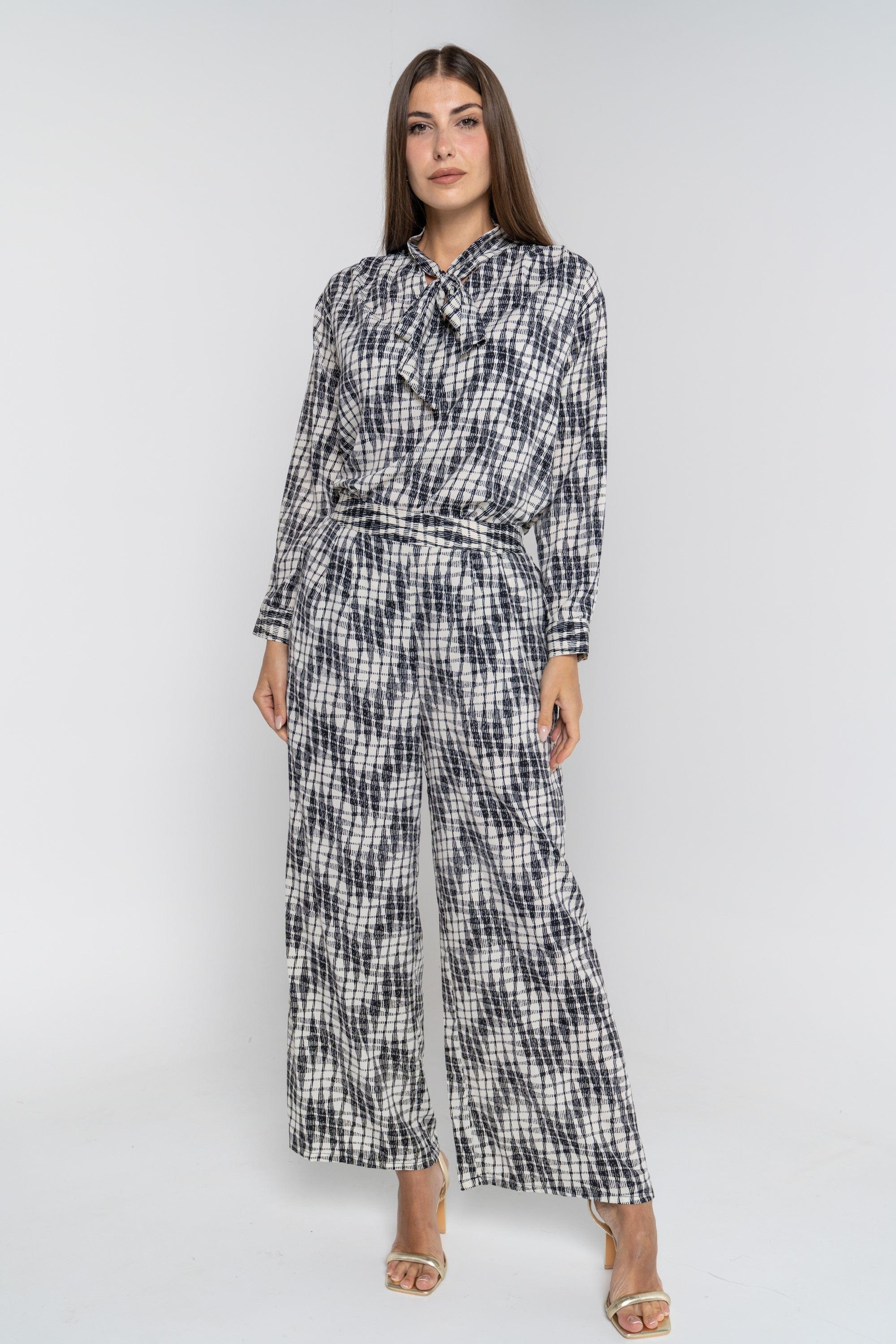 ميكا بلوزة منقوشة بياقة أكمام طويلة