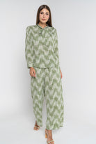 ميكا بلوزة منقوشة بياقة أكمام طويلة