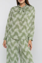 ميكا بلوزة منقوشة بياقة أكمام طويلة