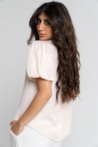 ميكا بلوزة سادة برقبة دائرية أكمام قصيرة