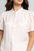 ميكا بلوزة سادة برقبة دائرية أكمام قصيرة