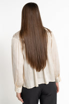 ميكا بلوزة كم طويل سادة برباك على الياقة نسائي كريمي