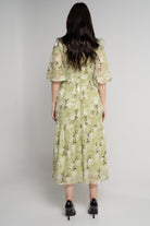 ميكا فستان ميدي بأكمام فراشة موردة نسائي