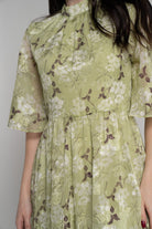 ميكا فستان ميدي بأكمام فراشة موردة نسائي