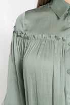 ميكا قميص بأكمام 3/4 سادة بأزرار أمامية أخضر فاتح