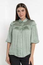 ميكا قميص بأكمام 3/4 سادة بأزرار أمامية أخضر فاتح
