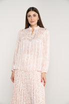 ميكا بلوزة موردة بفتحة V كم طويل بف نسائي