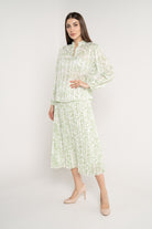 ميكا بلوزة موردة بفتحة V كم طويل بف نسائي