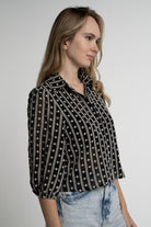 ميكا قميص بأكمام 3/4 مطرز بورود نسائي