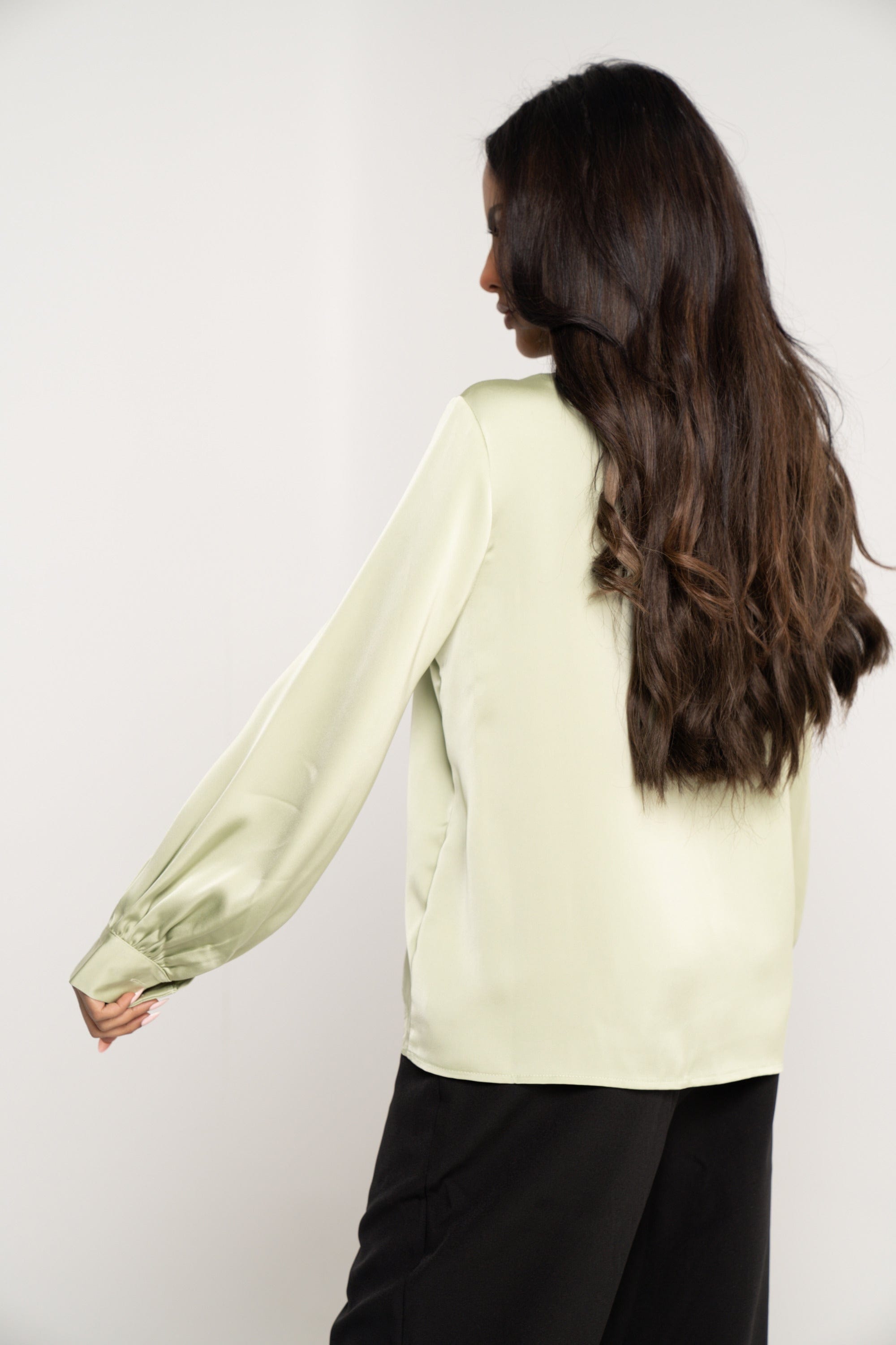 ميكا بلوزة سادة بطبقات جانبية كم طويل نسائي