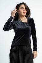 ميكا بلوزة سادة بفتحة برقبة كم طويل نسائي