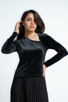 ميكا بلوزة سادة بفتحة برقبة كم طويل نسائي