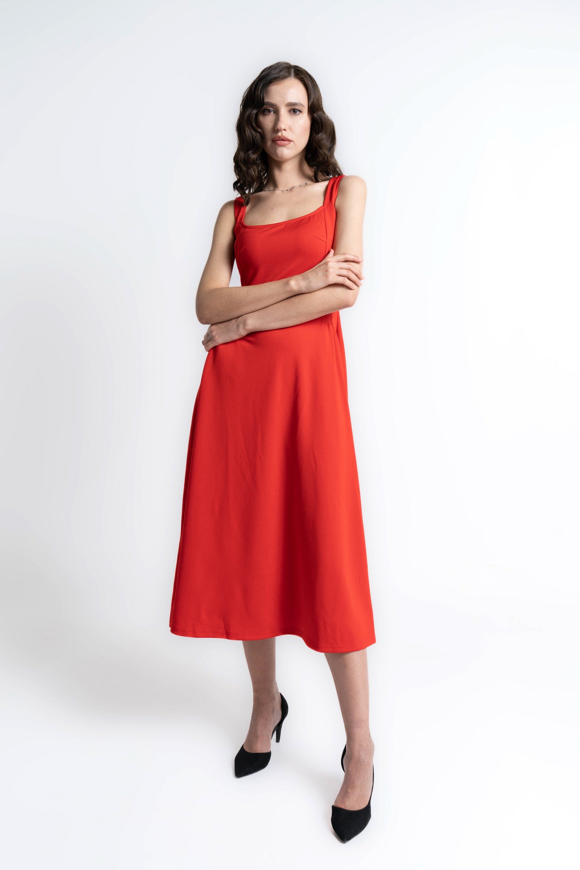 ميكا فستان ميدي بدون أكمام سادة بحمالات عريضة أحمر