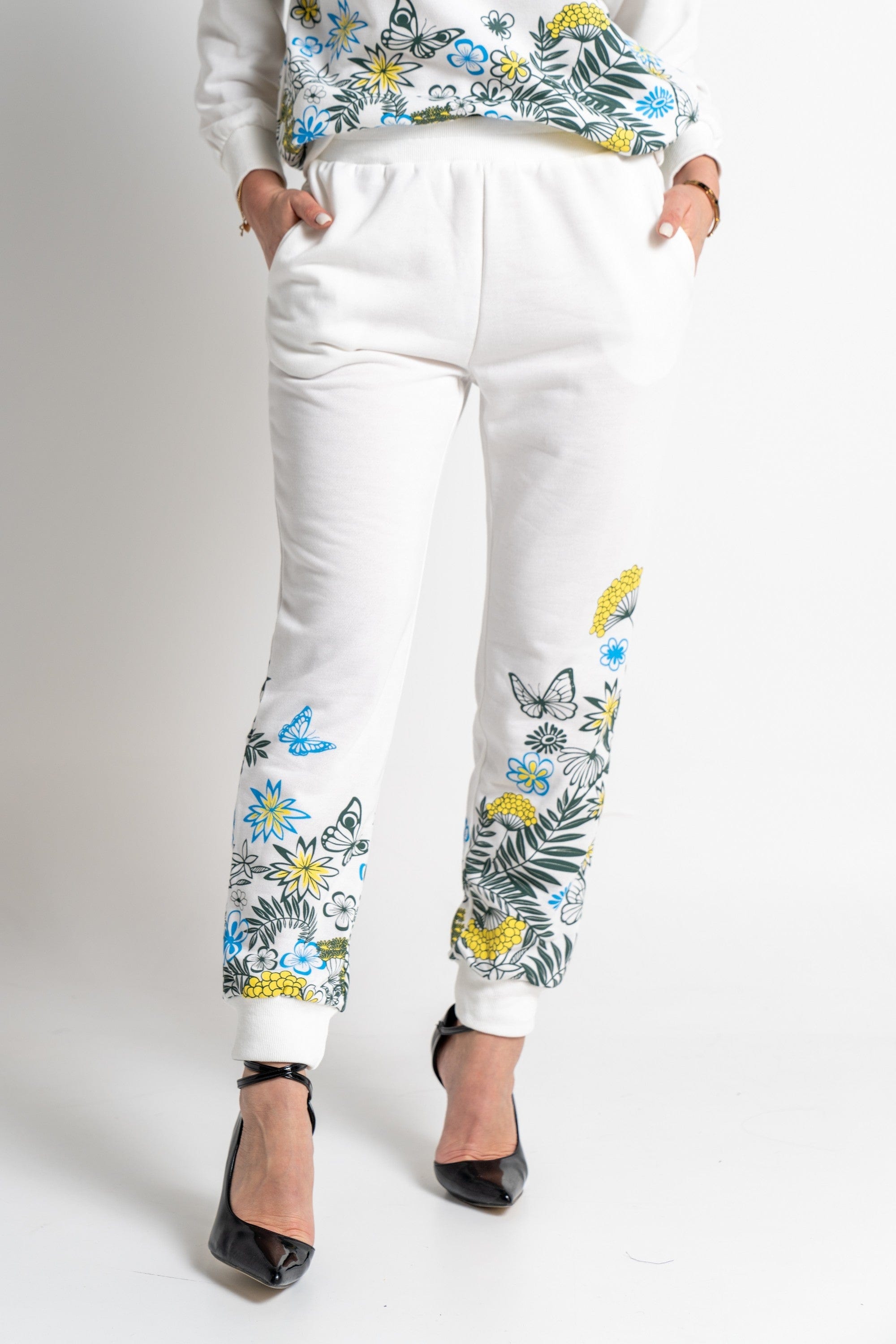 نتشي سويت بانتس طويل بطبعة مشجرة