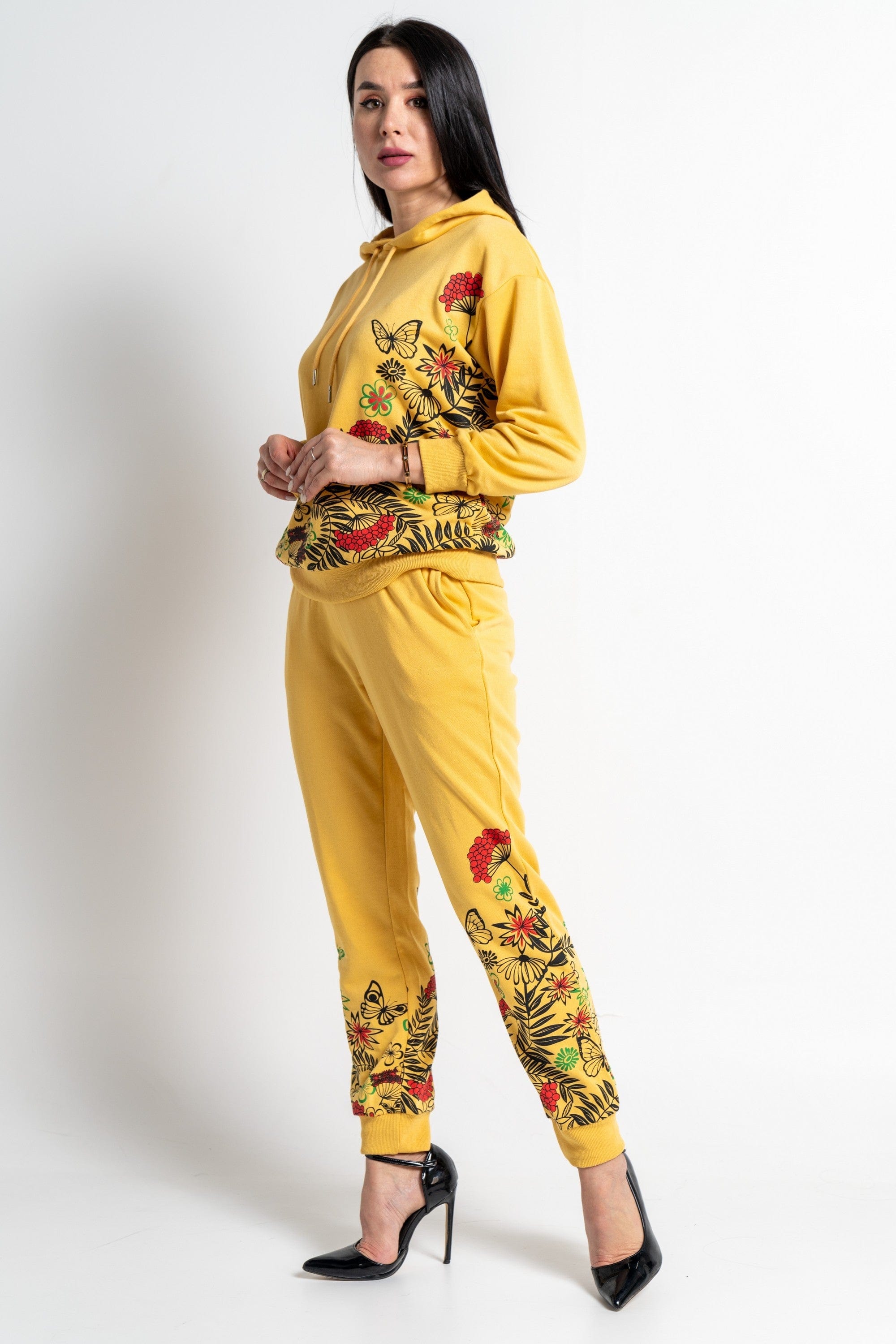 نتشي سويت بانتس طويل بطبعة مشجرة