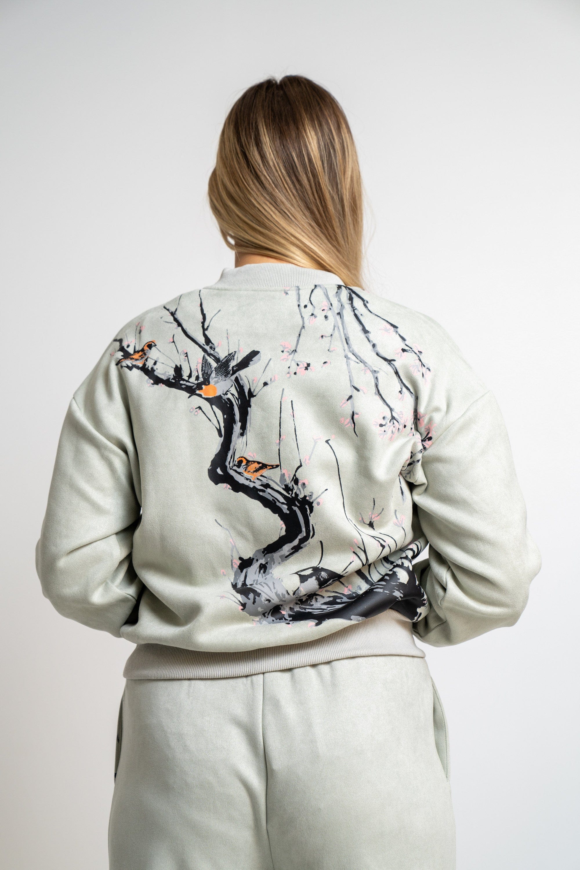 نتشي جاكيت بسحاب كم طويل نسائي