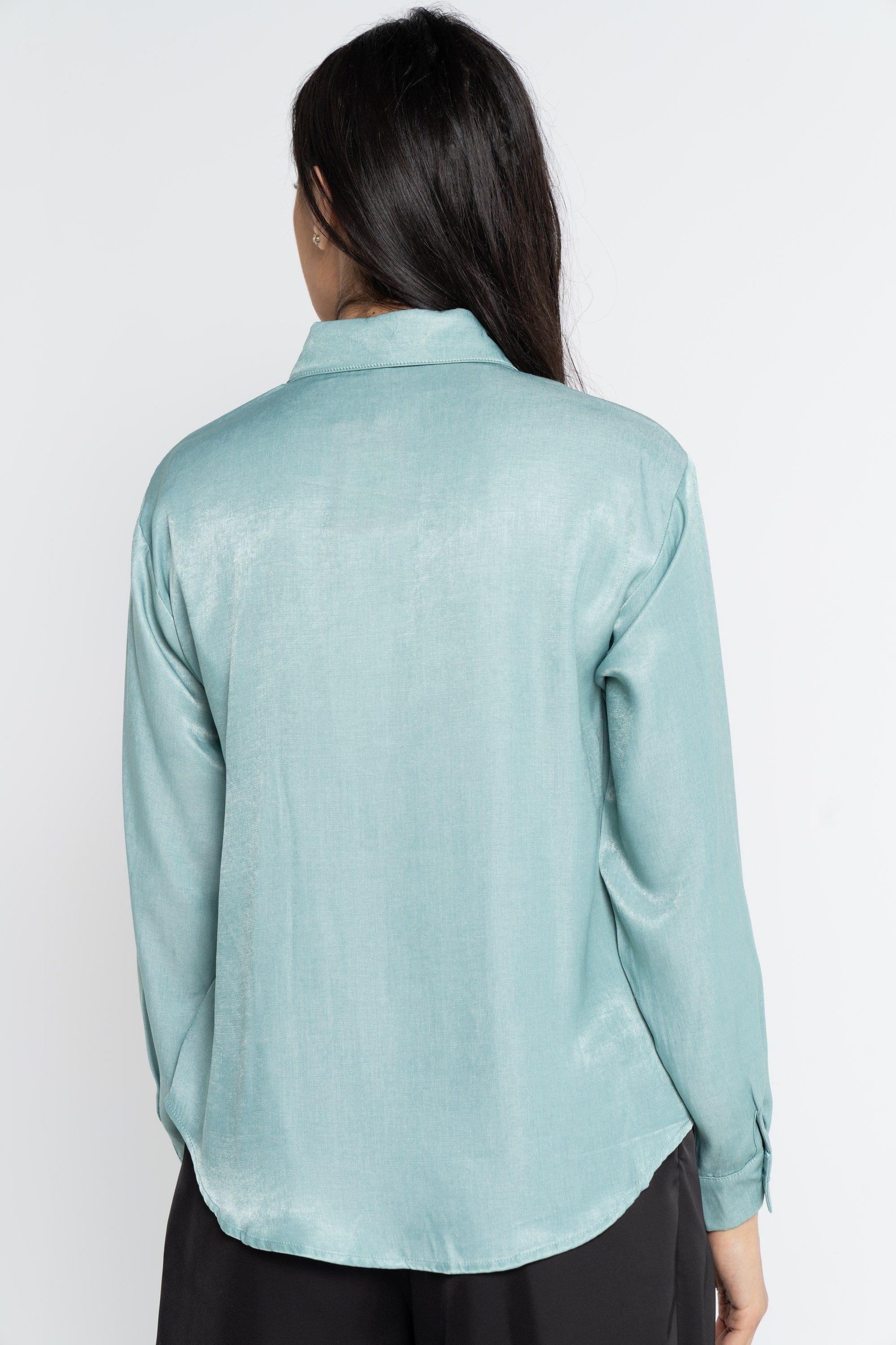 نتشي قميص طويل الأكمام سادة بياقة مطرزة نسائي