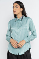 نتشي قميص طويل الأكمام سادة بياقة مطرزة نسائي