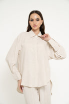 نتشي قميص بأزرار أمامية سادة كم طويل وياقة نسائي