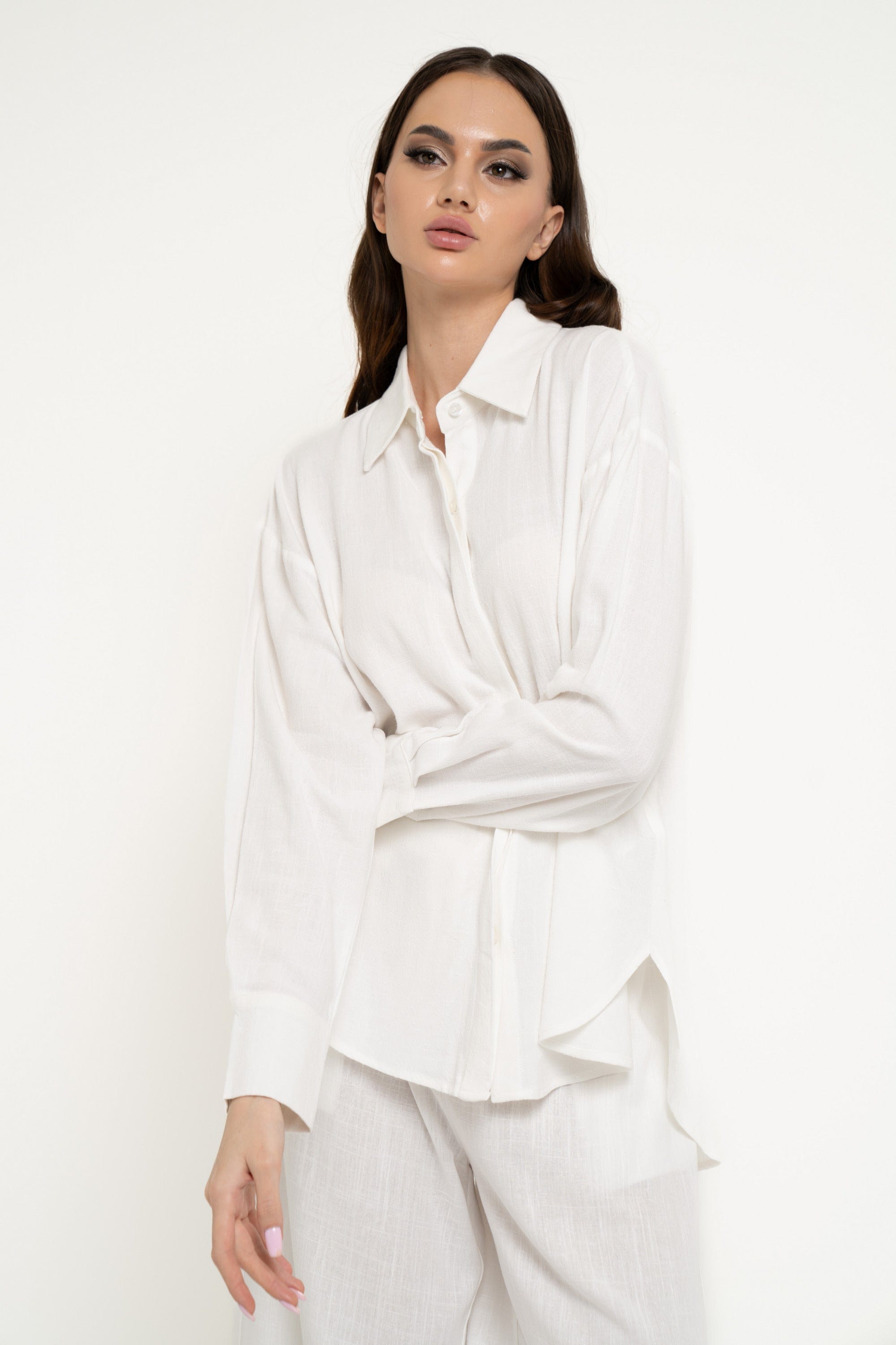 نتشي قميص بأزرار أمامية سادة كم طويل وياقة نسائي