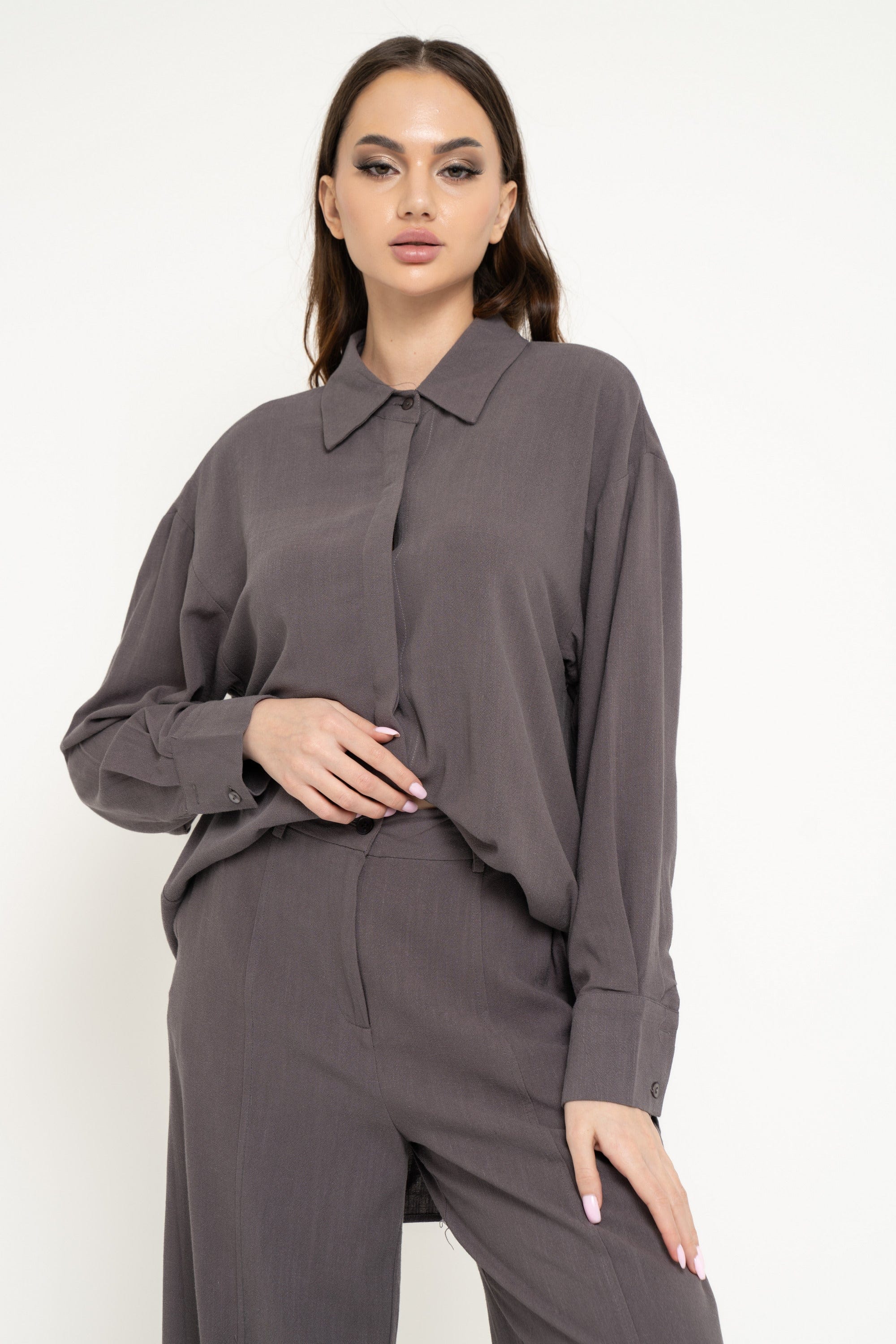 نتشي قميص بأزرار أمامية سادة كم طويل وياقة نسائي