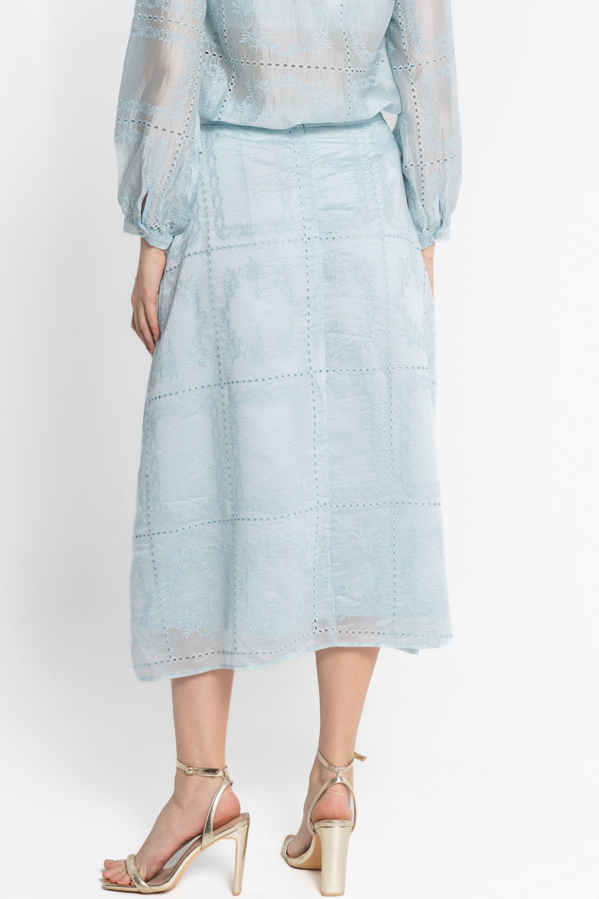 نتشي تنورة ميدي نسائية بتطريز مخرم