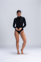 كارينا بودي سوت سادة بأكمام طويلة من الألياف الدقيقة