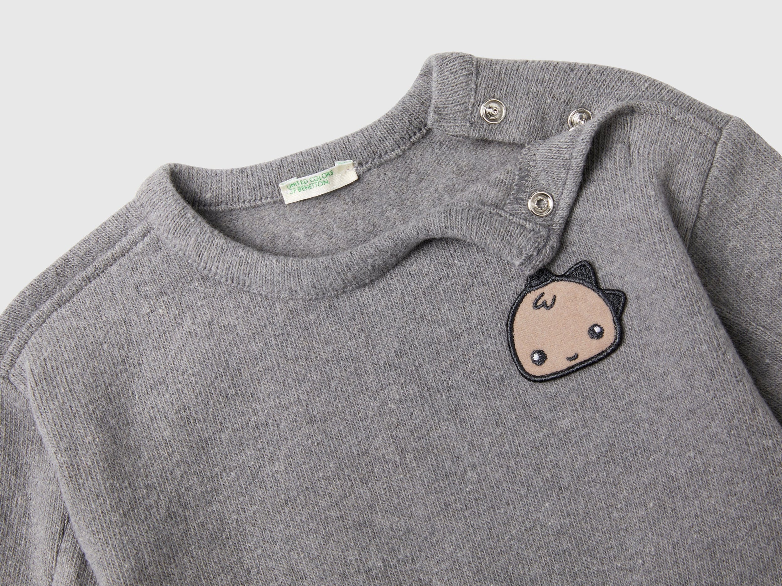 يونايتد كولورز اوف بينيتون سويت شيرت من خليط القطن برقعة كم طويل رضع أطفال
