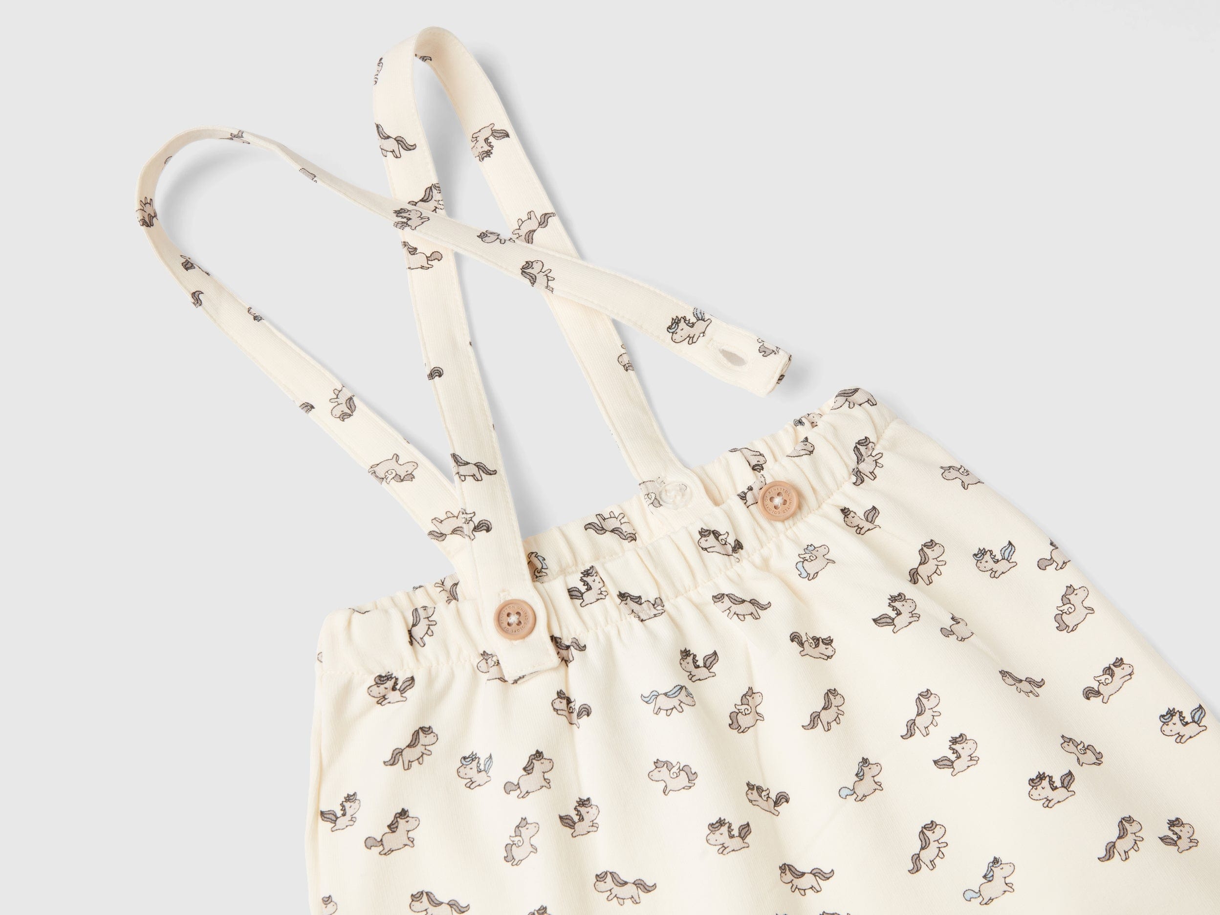 يونايتد كولورز اوف بينيتون طقم رضع مكون من قطعتين بنقوش كاملة مع خصر مجمع وحزام