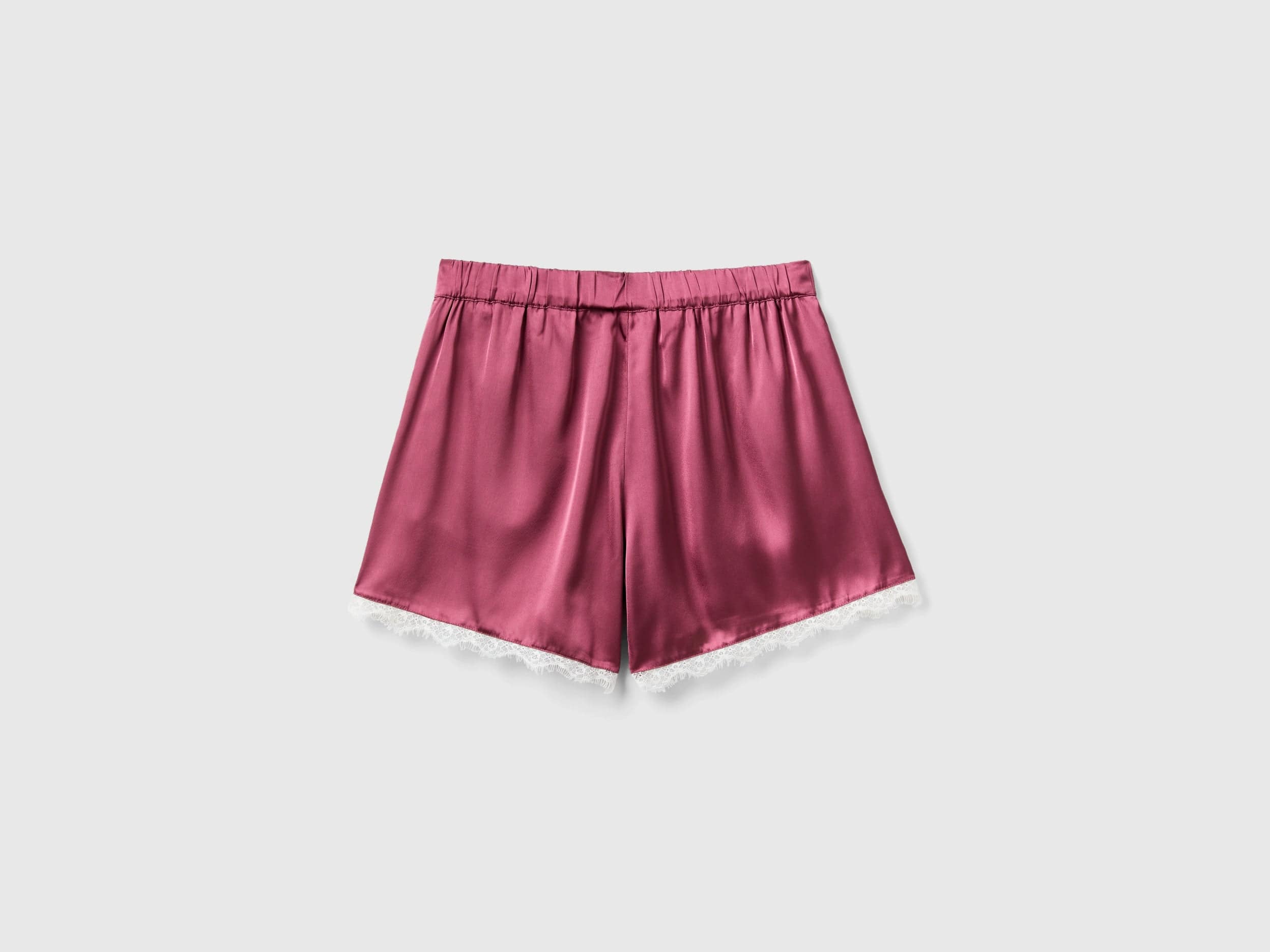 يونايتد كولورز اوف بينيتون شورت ستان نسائي مزين بدانتيل