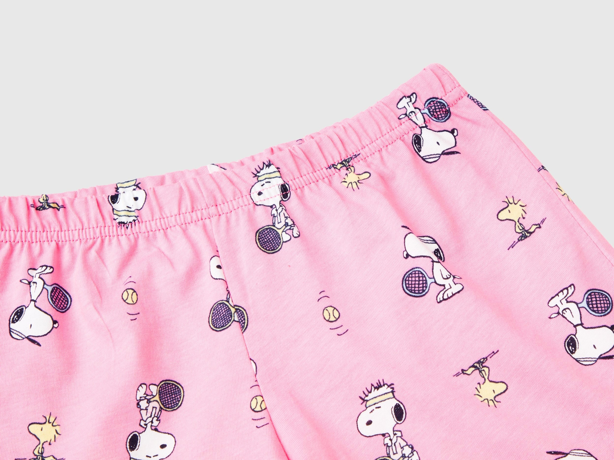 يونايتد كولورز اوف بينيتون طقم بيجاما للبنات مزين بنقوش