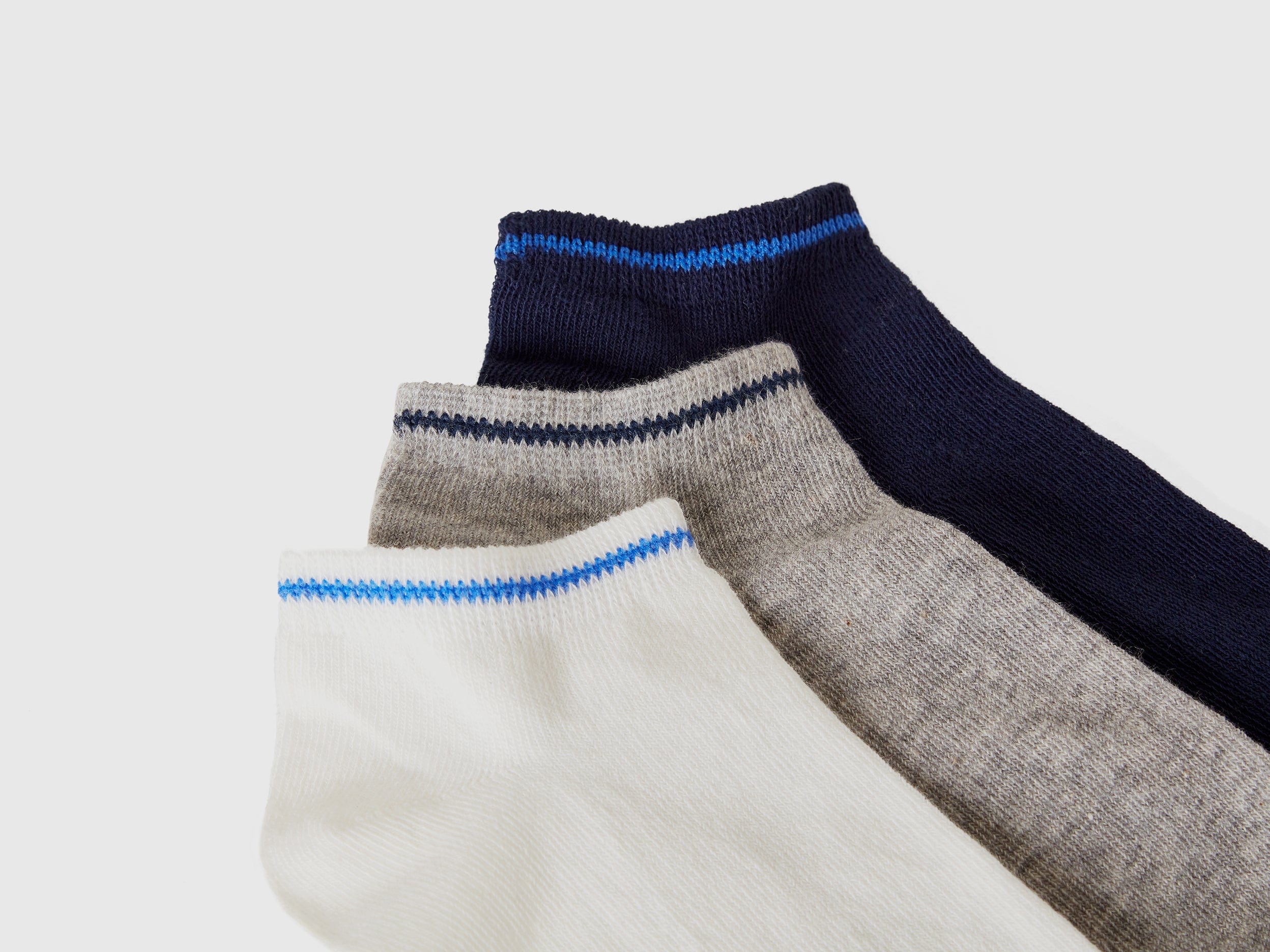 يونايتد كولورز اوف بينيتون جوارب محبوكة ولادي