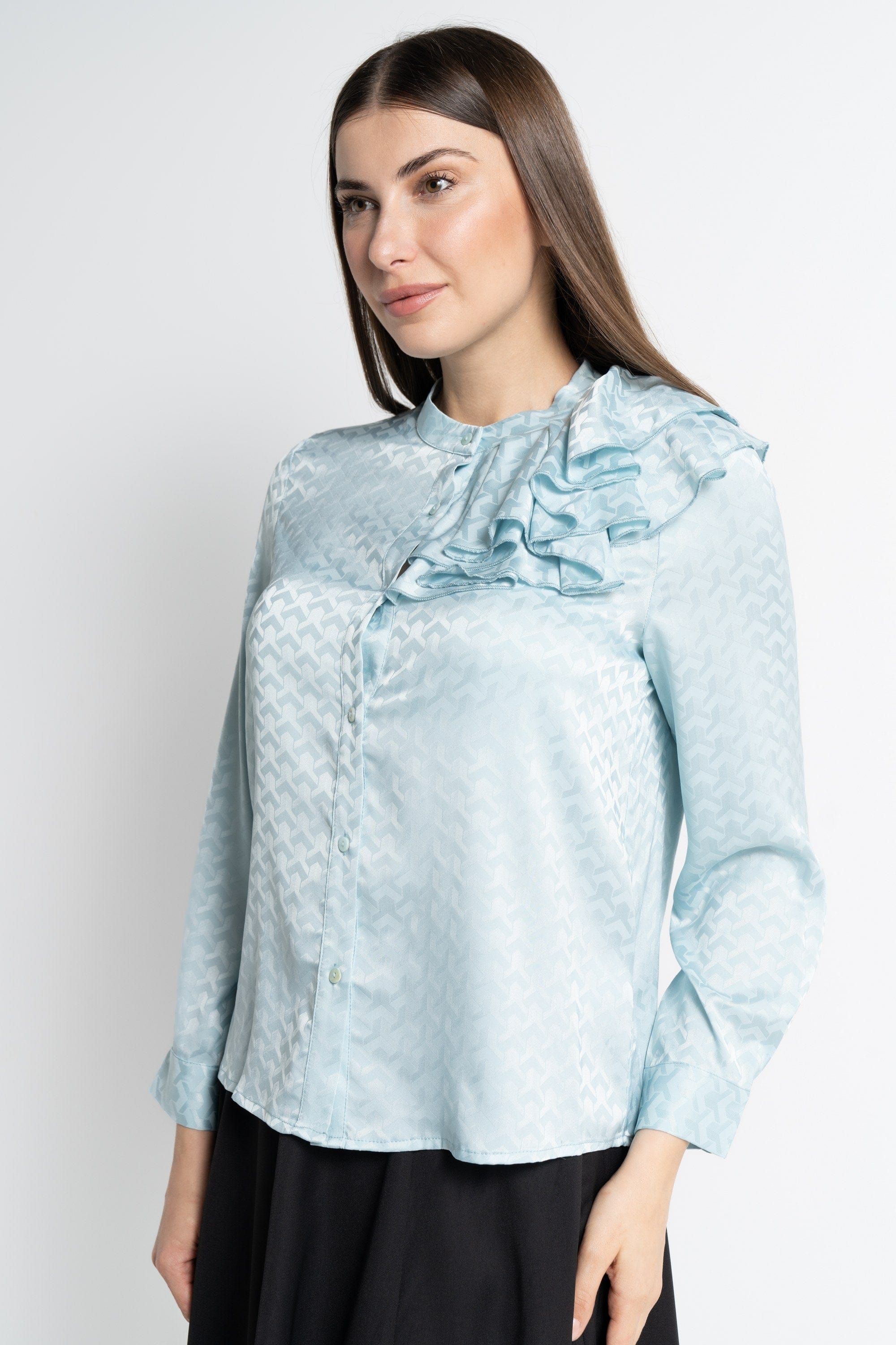 نتشي بلوزة بأكمام طويلة بأزرار أمامية منقوشة نسائية