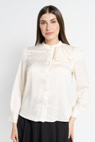 نتشي بلوزة بأكمام طويلة بأزرار أمامية منقوشة نسائية