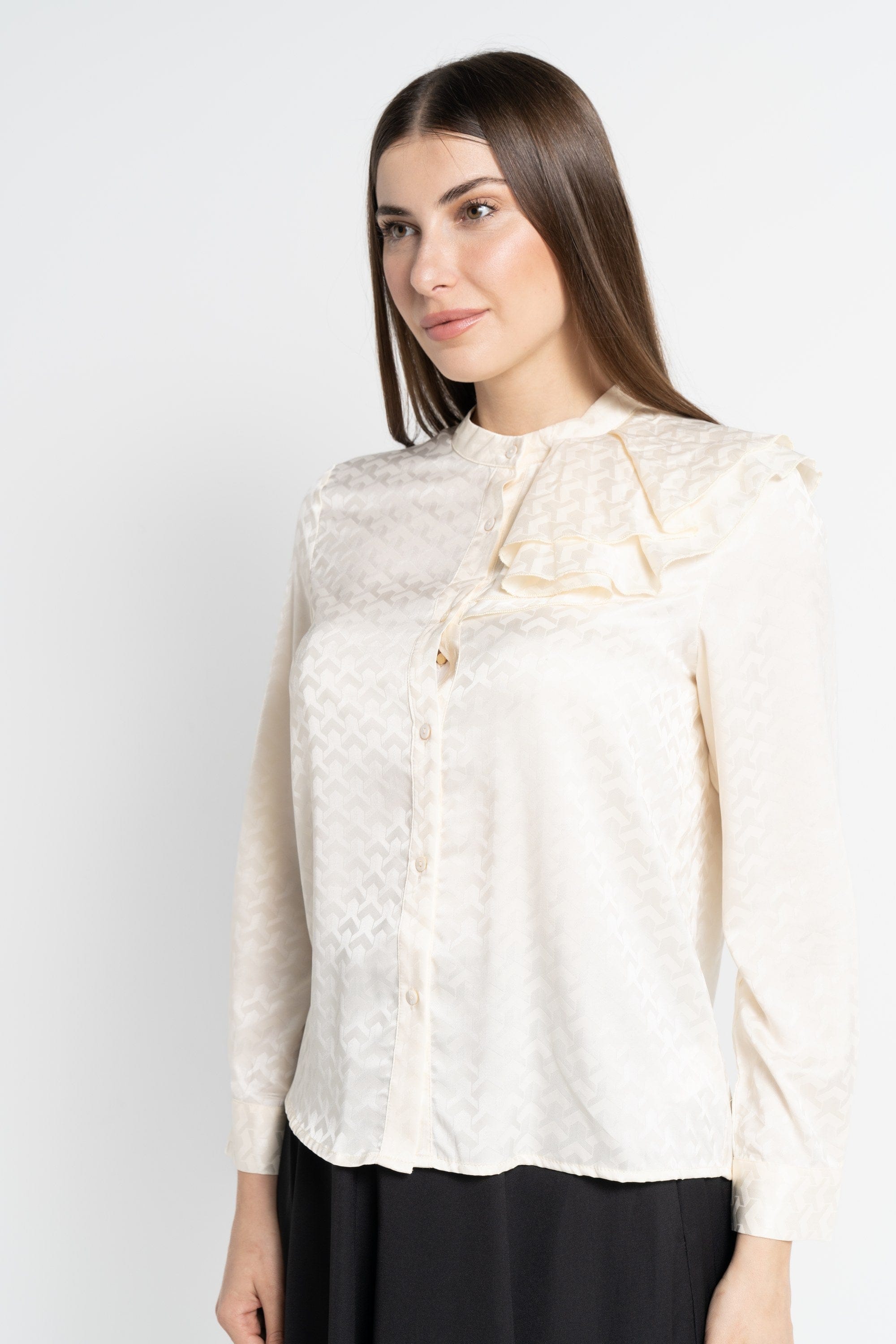 نتشي بلوزة بأكمام طويلة بأزرار أمامية منقوشة نسائية