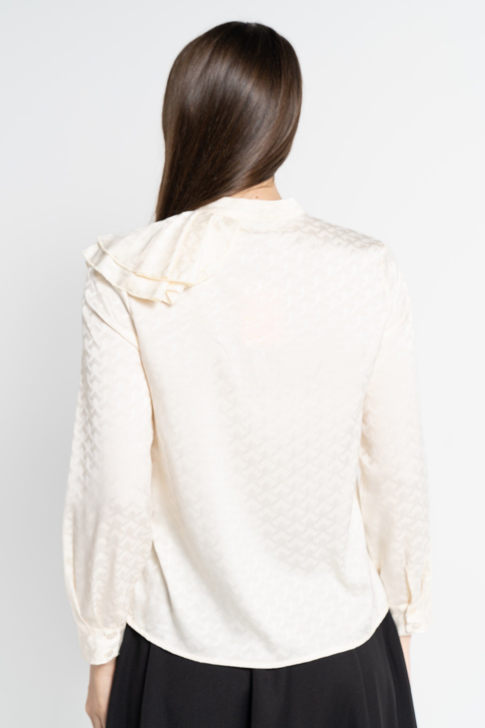 نتشي بلوزة بأكمام طويلة بأزرار أمامية منقوشة نسائية