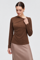 Y002026Q4 brown, garment front