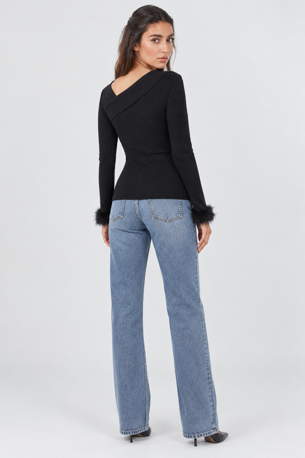Y002126Q4 black, back