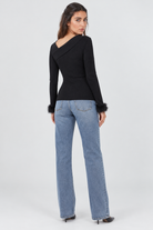 Y002126Q4 black, back