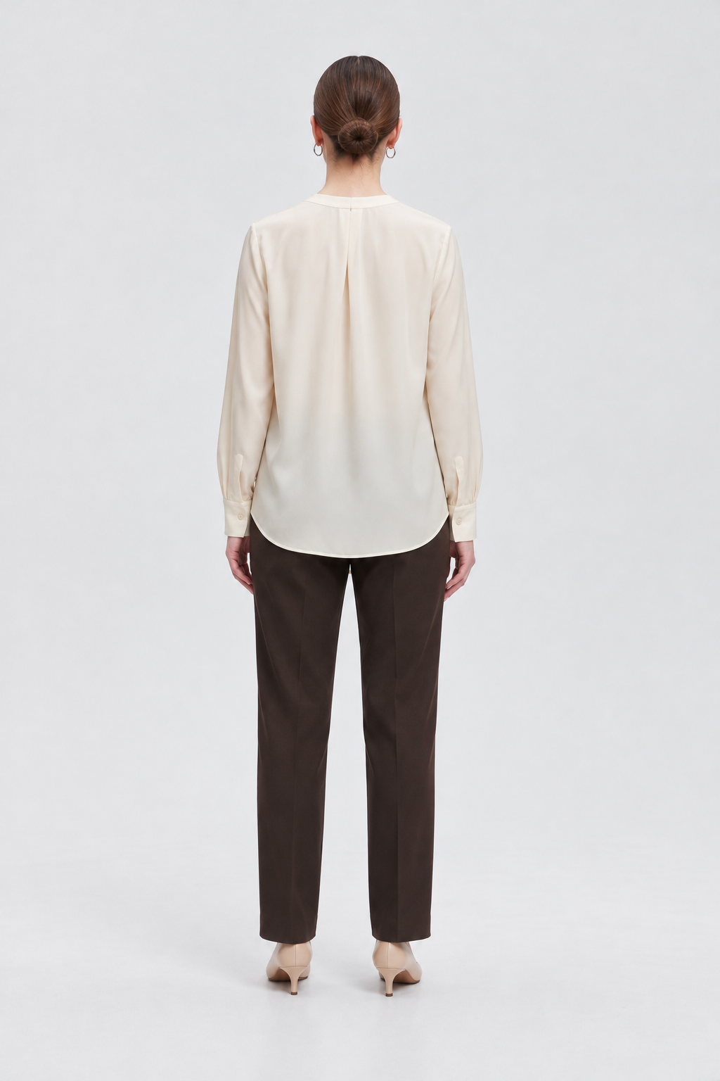 YWTO241050 ecru back - model alice