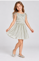 Gingersnaps gdr1850 lifestyle model image