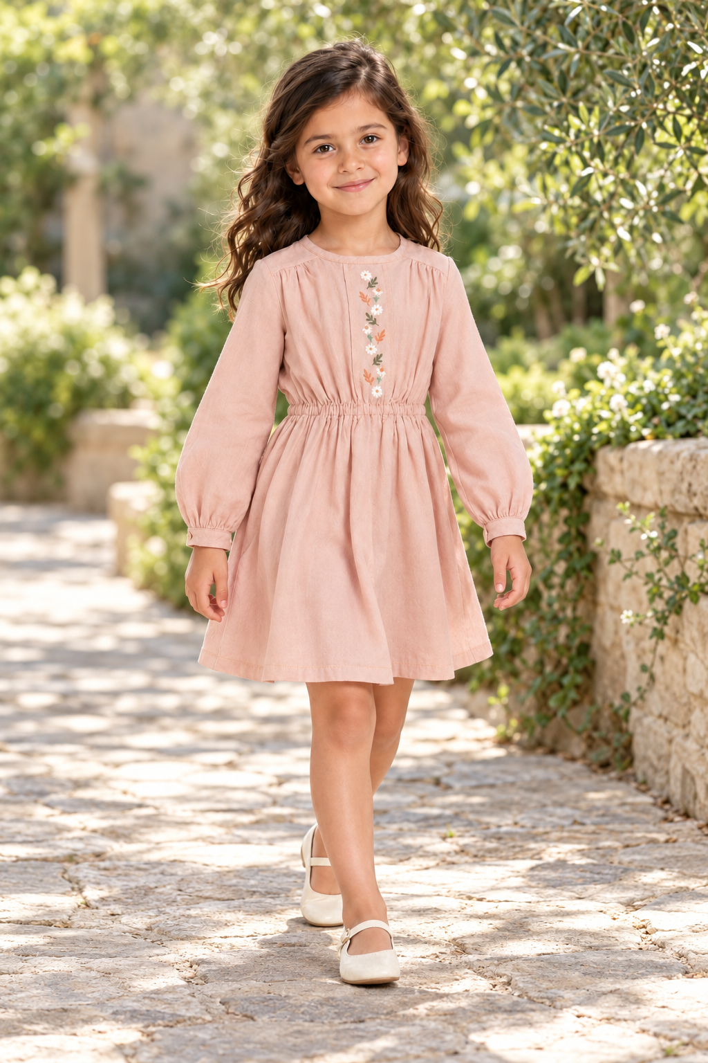 فستان مخصر كم طويل سادة مواليد — lifestyle model view