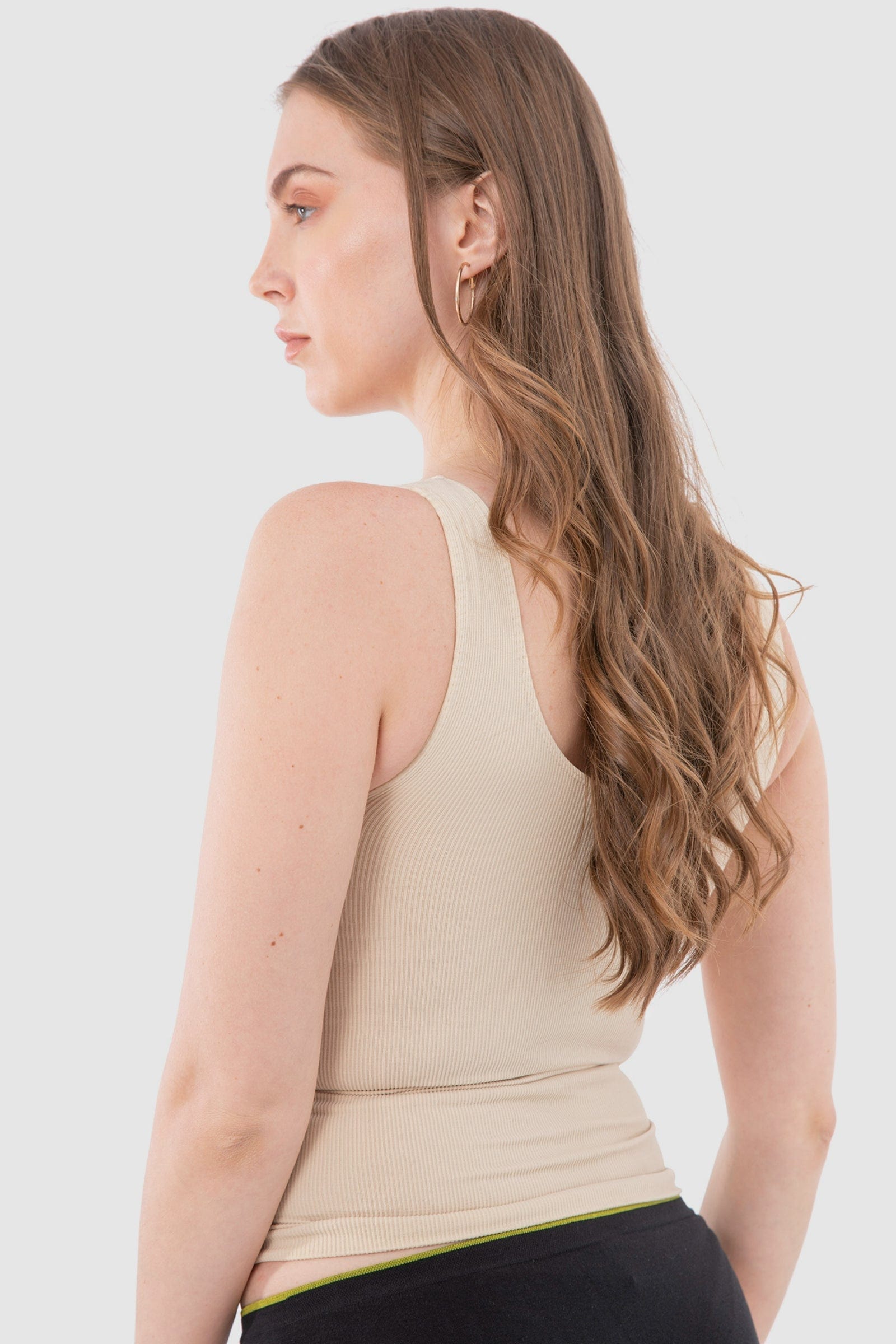 كارينا بلوزة سادة مشد الجسم بلا أكمام