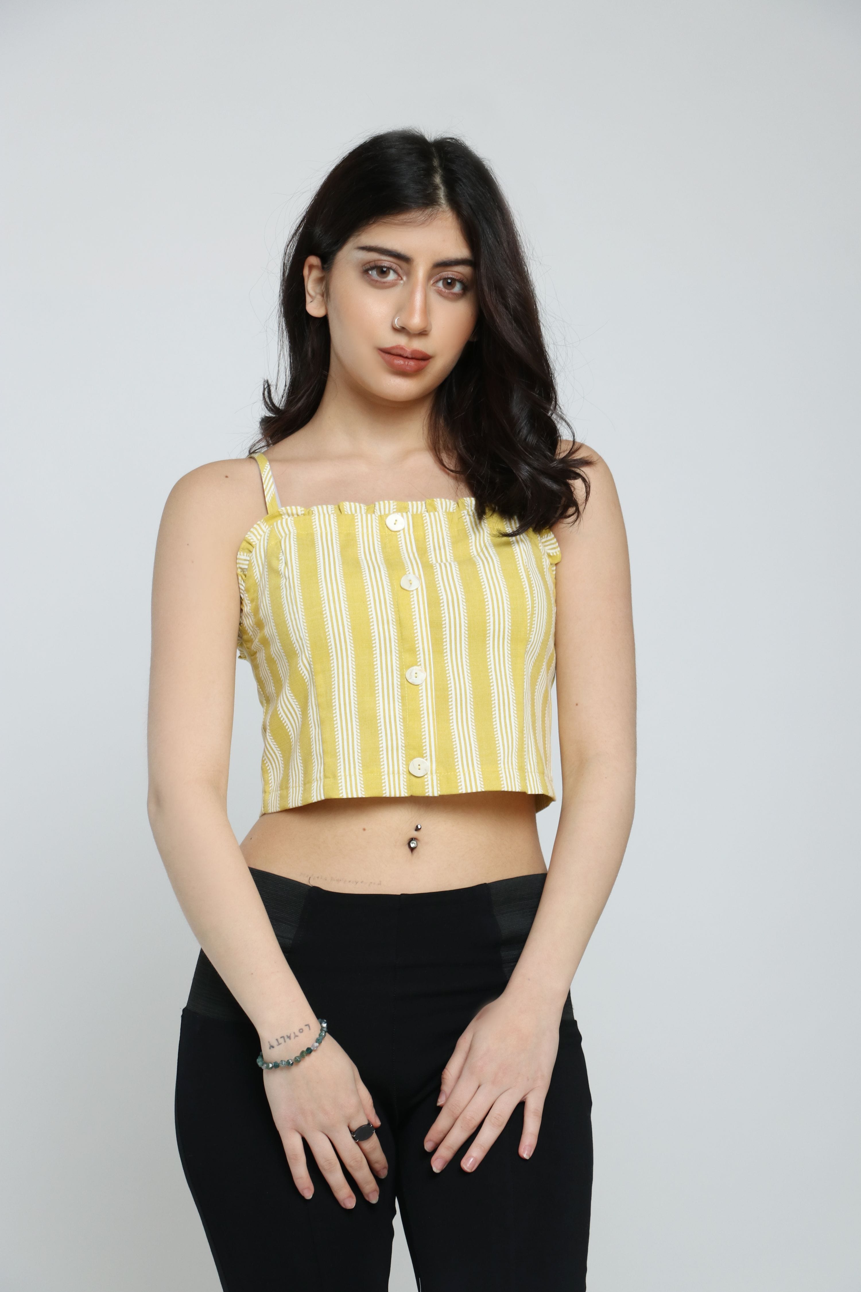 كيتشن بلوزة مخططة بأزرار أمامية بحمالات وياقة مربعة نسائي